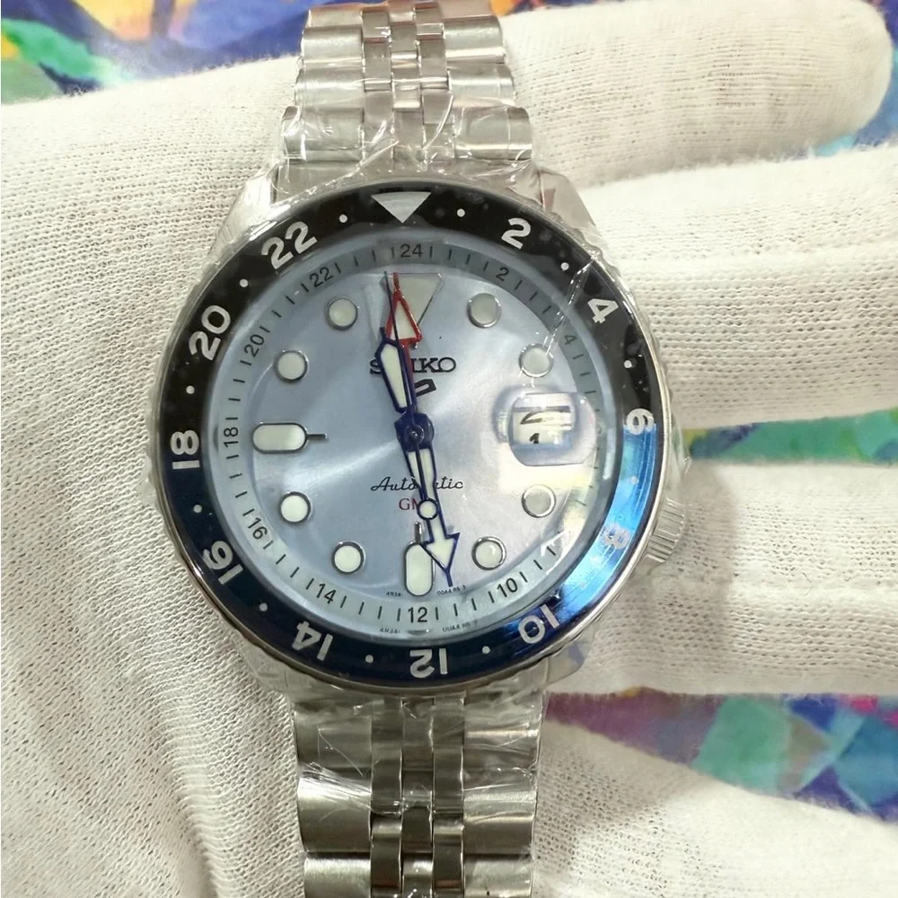 NIB GMT ICE BLUE SEIKO WATCH - Picture 2 of 5